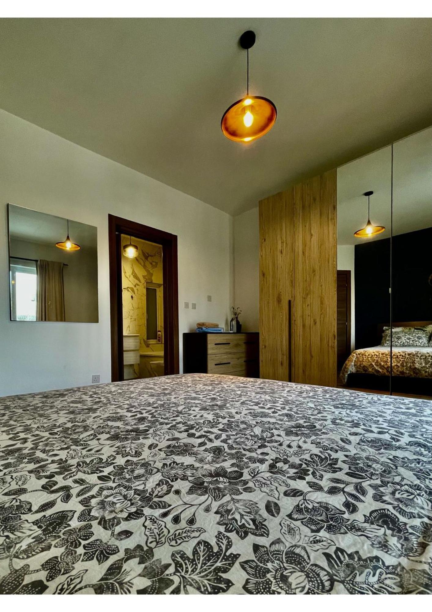 Airport Accommodation Bedroom With Bathroom Self Check In And Self Check Out Air-Condition Included Mqabba Luaran gambar