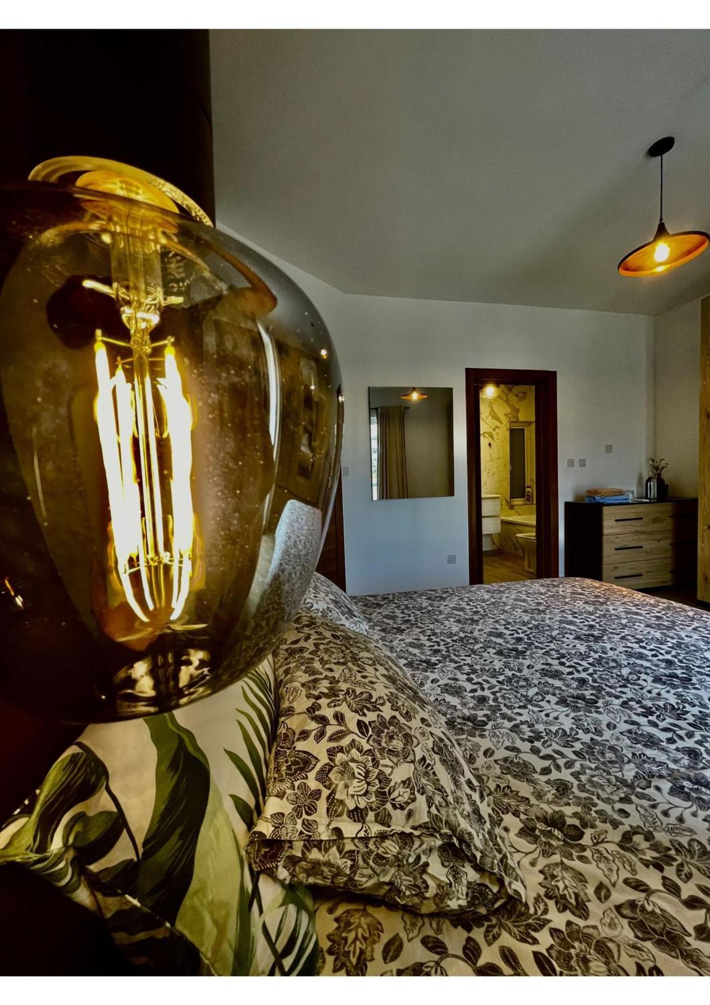 Airport Accommodation Bedroom With Bathroom Self Check In And Self Check Out Air-Condition Included Mqabba Luaran gambar